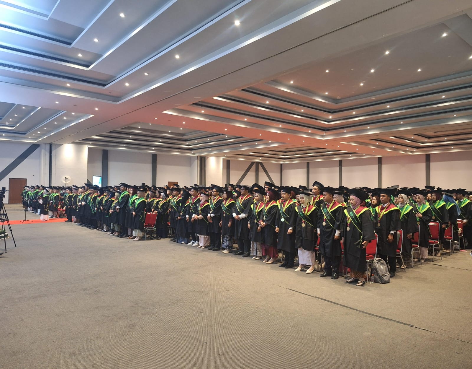PRODI PAI UIN RADEN MAS SAID SURAKARTA MEWISUDA 9 MAHASISWA HAFIDZ 30 JUZ