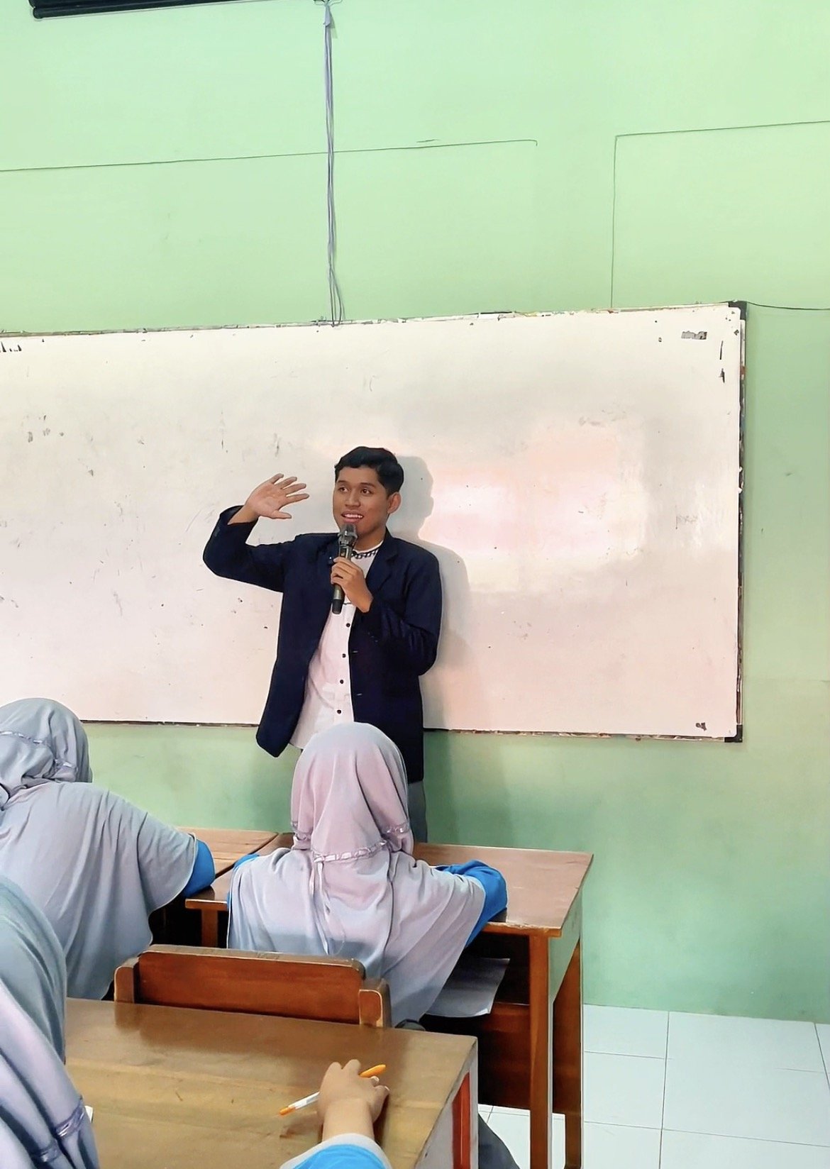 Kembangkan Potensi dan Kepercayaan Diri Santri, Mahasiswa PAI UIN Raden Mas Said Surakarta Jadi Mentor Public Speaking di Klaten